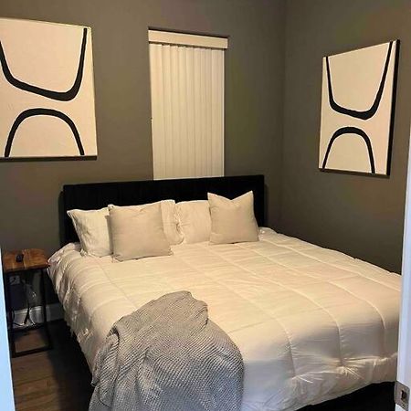 Neutral Spiraled Vibes Apartment Chicago Exterior foto
